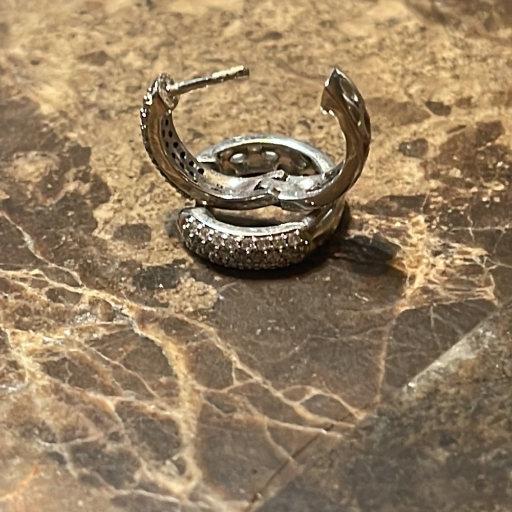 10k Real White Gold .25 Carat Diamond Weight Huggies🥰🥰 - Picture 3 of 4